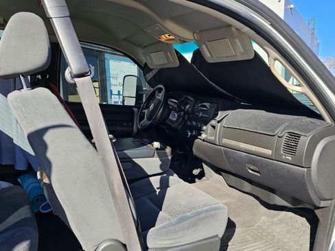 Used 2007 Chevrolet Silverado 2500 LT w/ Suspension Package, Off-Road image 9