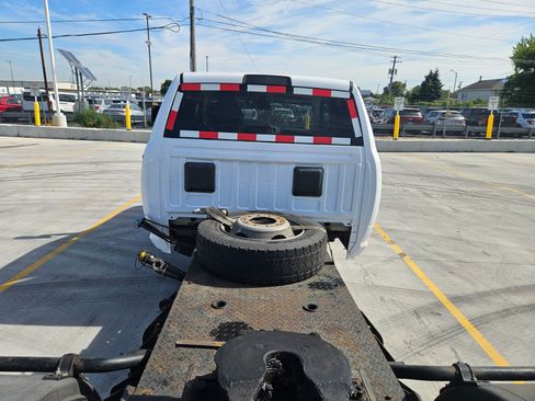 Used 2020 RAM 5500 Tradesman w/ Chrome Appearance Group image 9