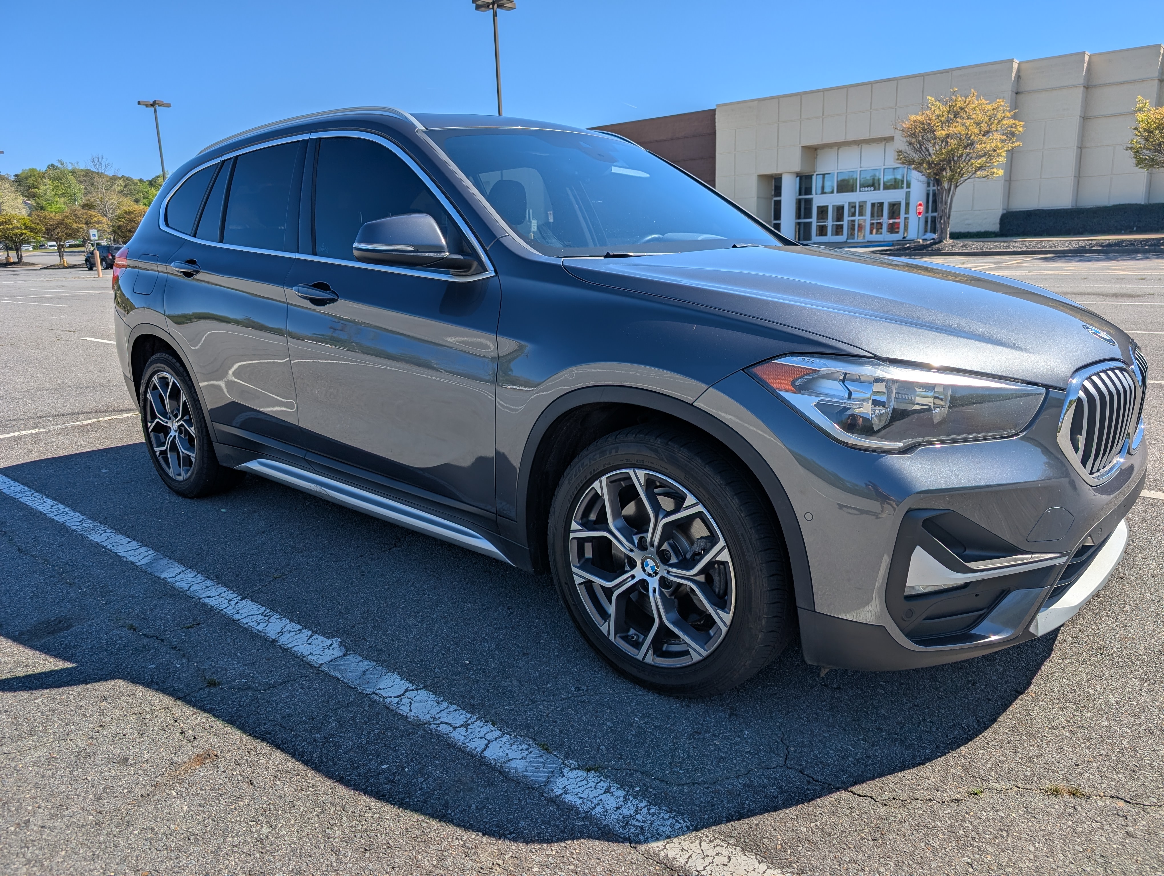 Used 2020 BMW X1 xDrive28i w/ Convenience Package AWD/4WD image 4