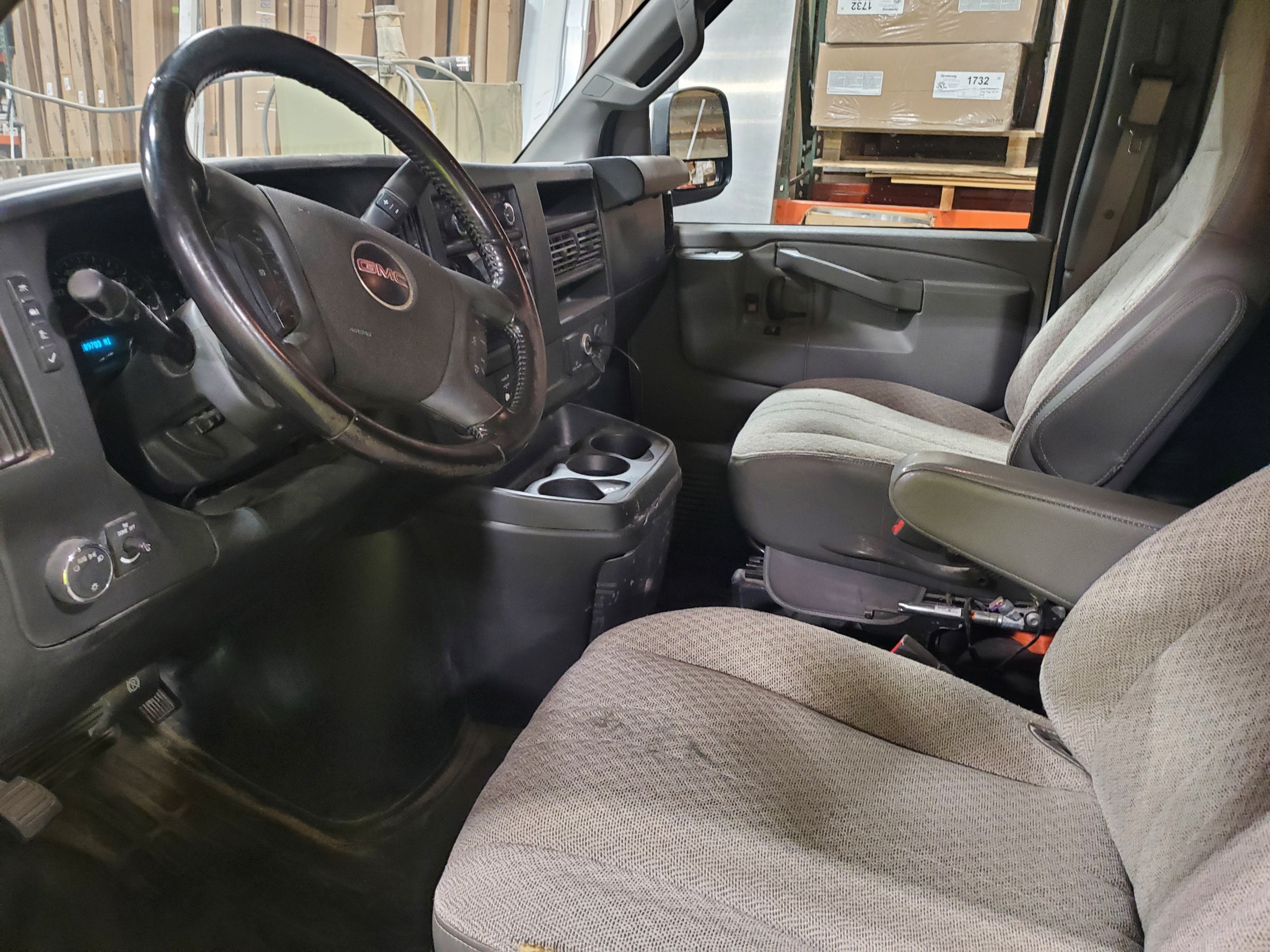Used 2020 GMC Savana 3500 Extended w/ Driver Convenience Package RWD image 6