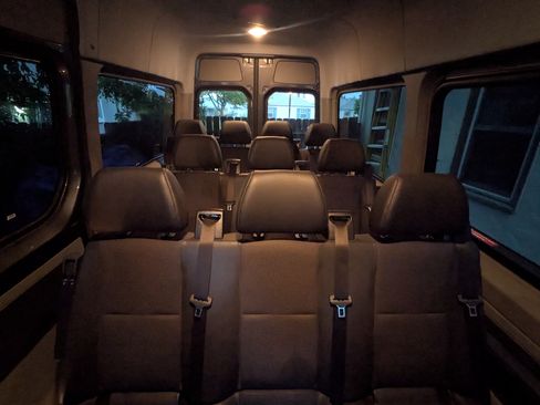 Used 2018 Mercedes-Benz Sprinter 2500 image 12