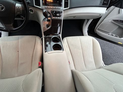 Used 2011 Toyota Venza AWD image 15