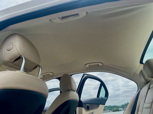 Used 2017 Mercedes-Benz C 300 Sedan image 27