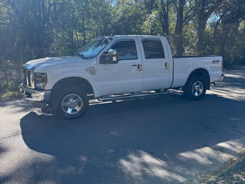 Used 2008 Ford F250 Lariat image 2