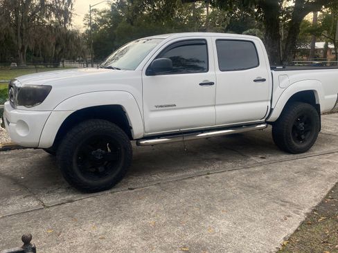 Used 2010 Toyota Tacoma PreRunner image 10
