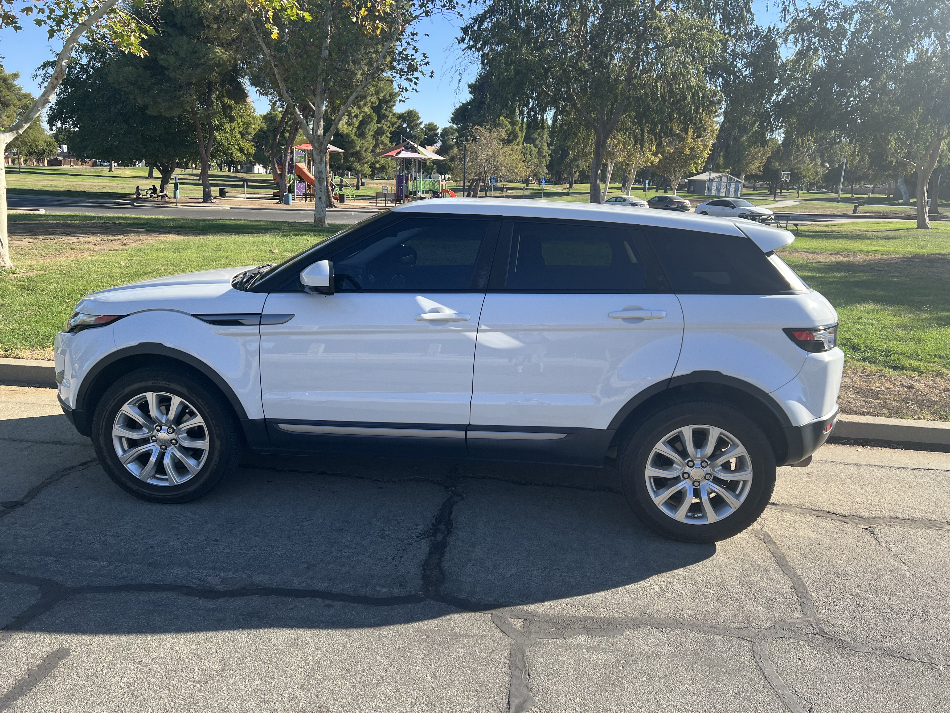 Used 2015 Land Rover Range Rover Evoque Pure AWD/4WD image 8