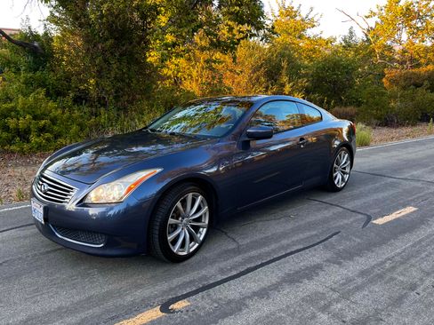 Used 2010 INFINITI G37 Journey w/ Premium Pkg image 10