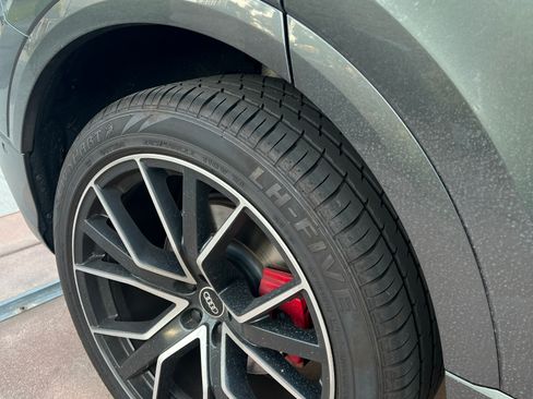 Used 2021 Audi Q8 Premium Plus w/ Premium Plus Package image 12