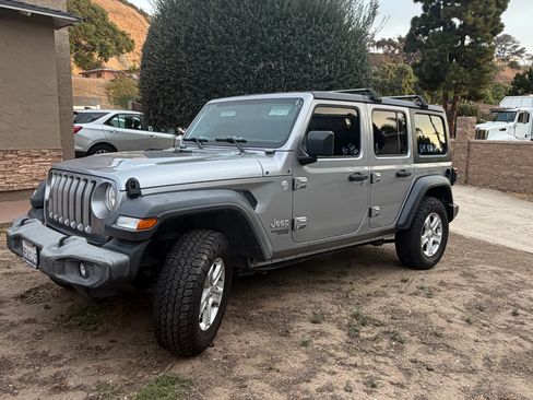 Used 2018 Jeep Wrangler Unlimited Sport S AWD/4WD image 12
