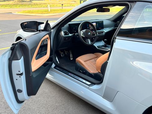 Used 2024 BMW M2 w/ Lighting Package image 21