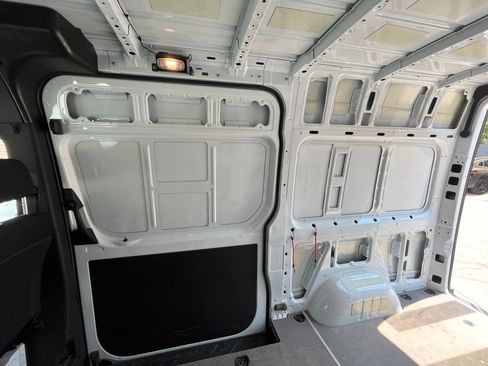 Used 2023 Mercedes-Benz Sprinter 1500 image 6