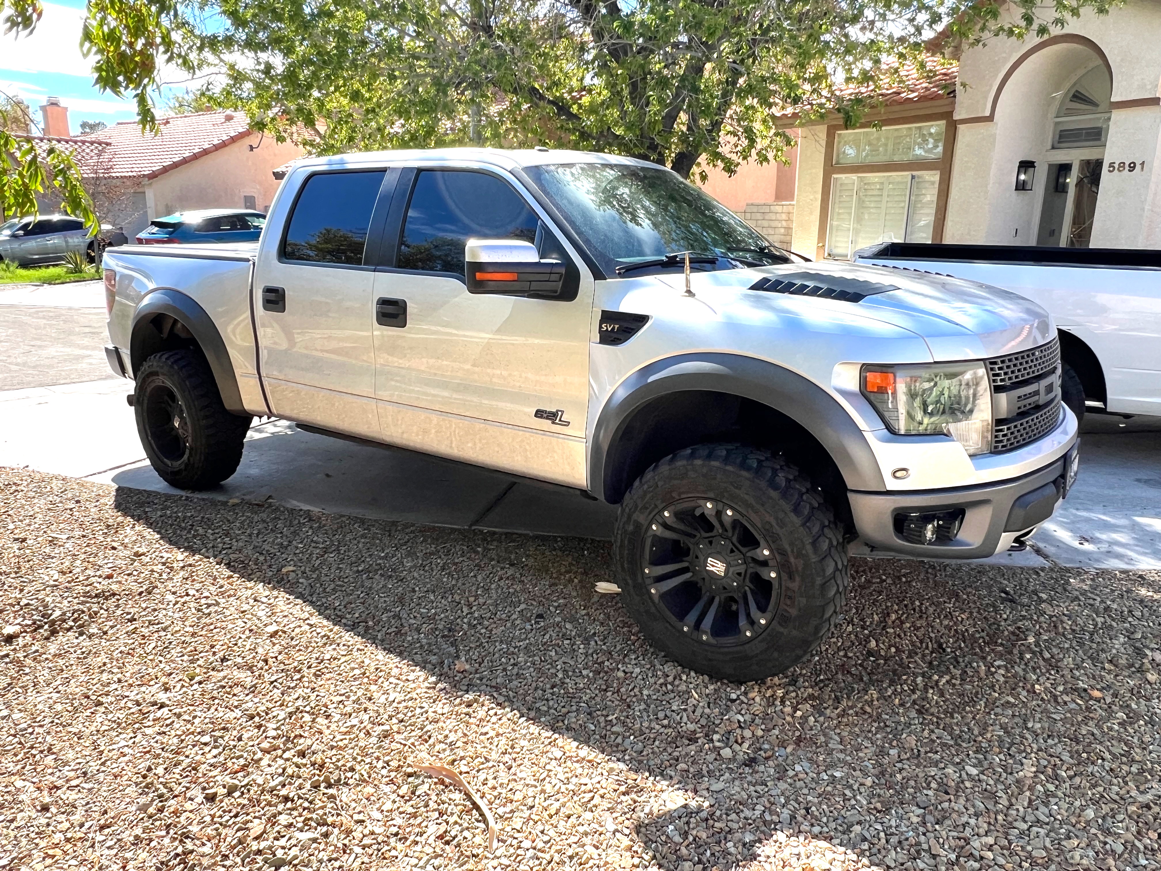 Used 2014 Ford F150 Raptor w/ Equipment Group 801A Luxury AWD/4WD image 1