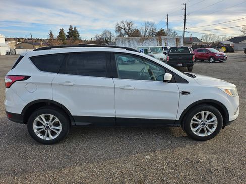 Used 2018 Ford Escape SE image 5