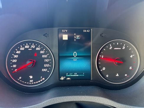 Used 2019 Mercedes-Benz Sprinter 2500 image 12