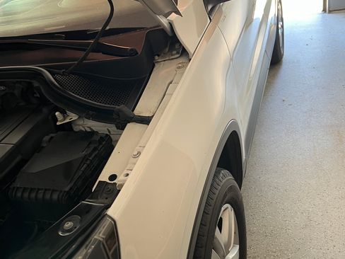 Used 2016 Volkswagen Tiguan S image 5