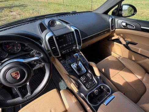 Used 2018 Porsche Cayenne Platinum Edition AWD/4WD image 10
