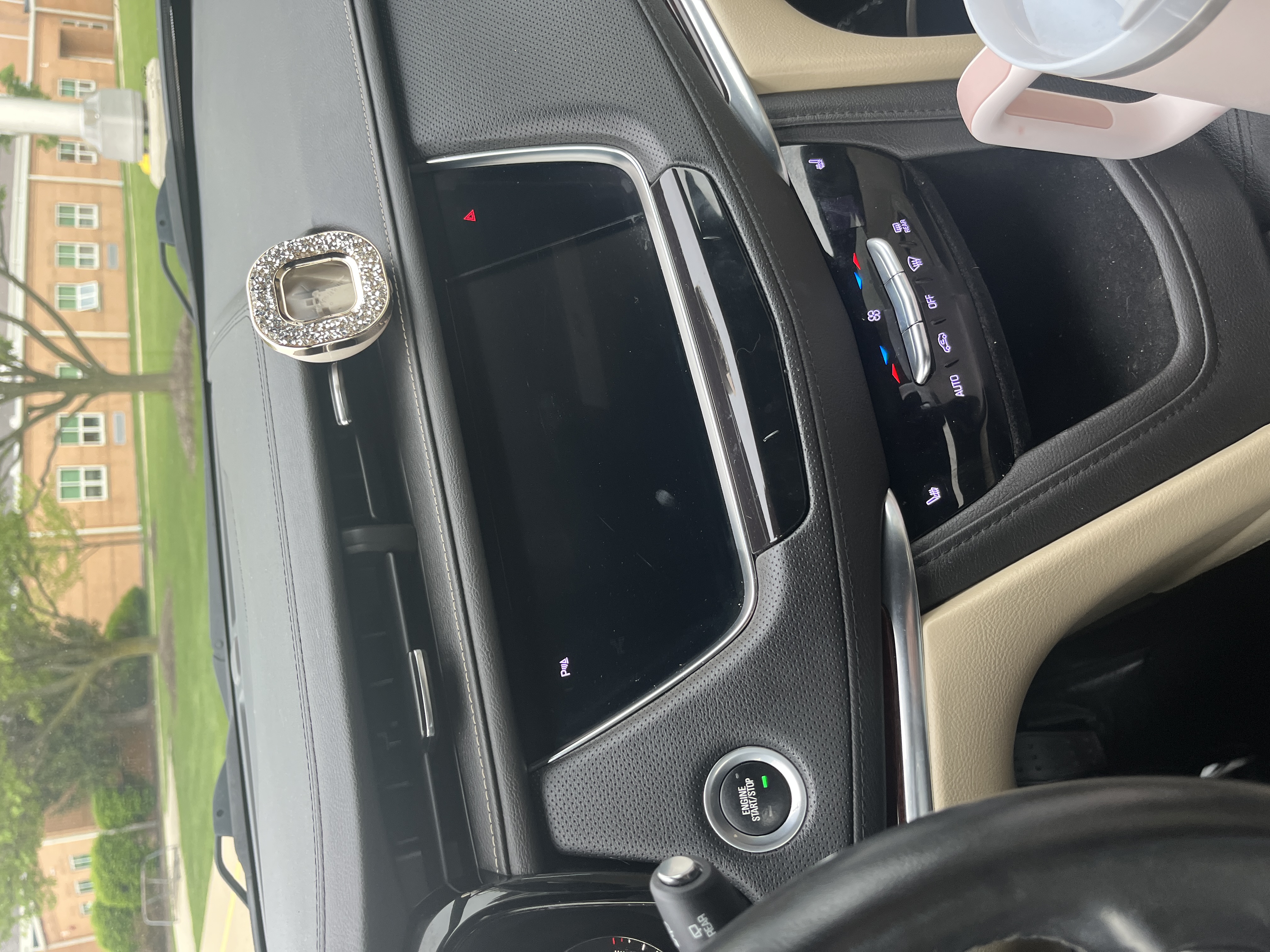 Used 2019 Cadillac XT5 Luxury FWD image 2