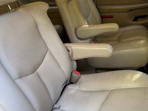 Used 2004 Chevrolet Suburban LT w/ Preferred Equipment Group AWD/4WD image 15