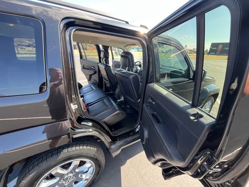 Used 2012 Jeep Liberty Sport image 15