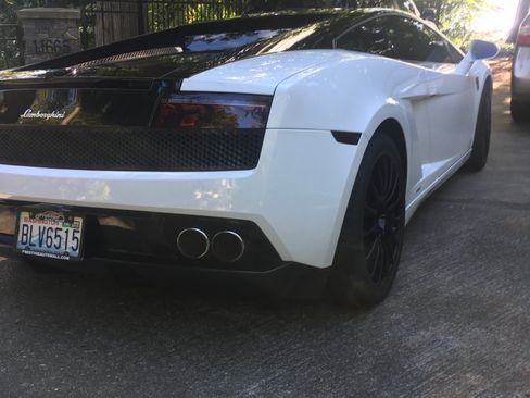 Used 2011 Lamborghini Gallardo LP 550-2 Bicolore RWD image 5