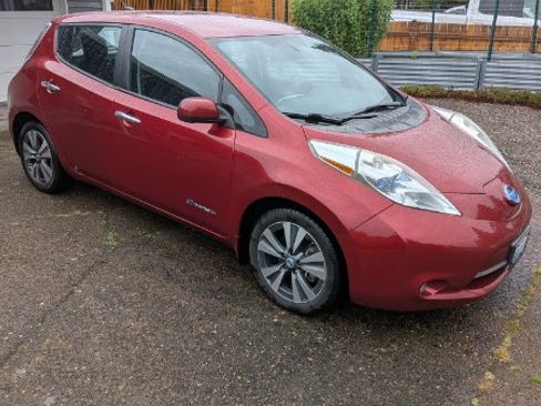 Used 2013 Nissan Leaf SL w/ Premium Pkg FWD image 2