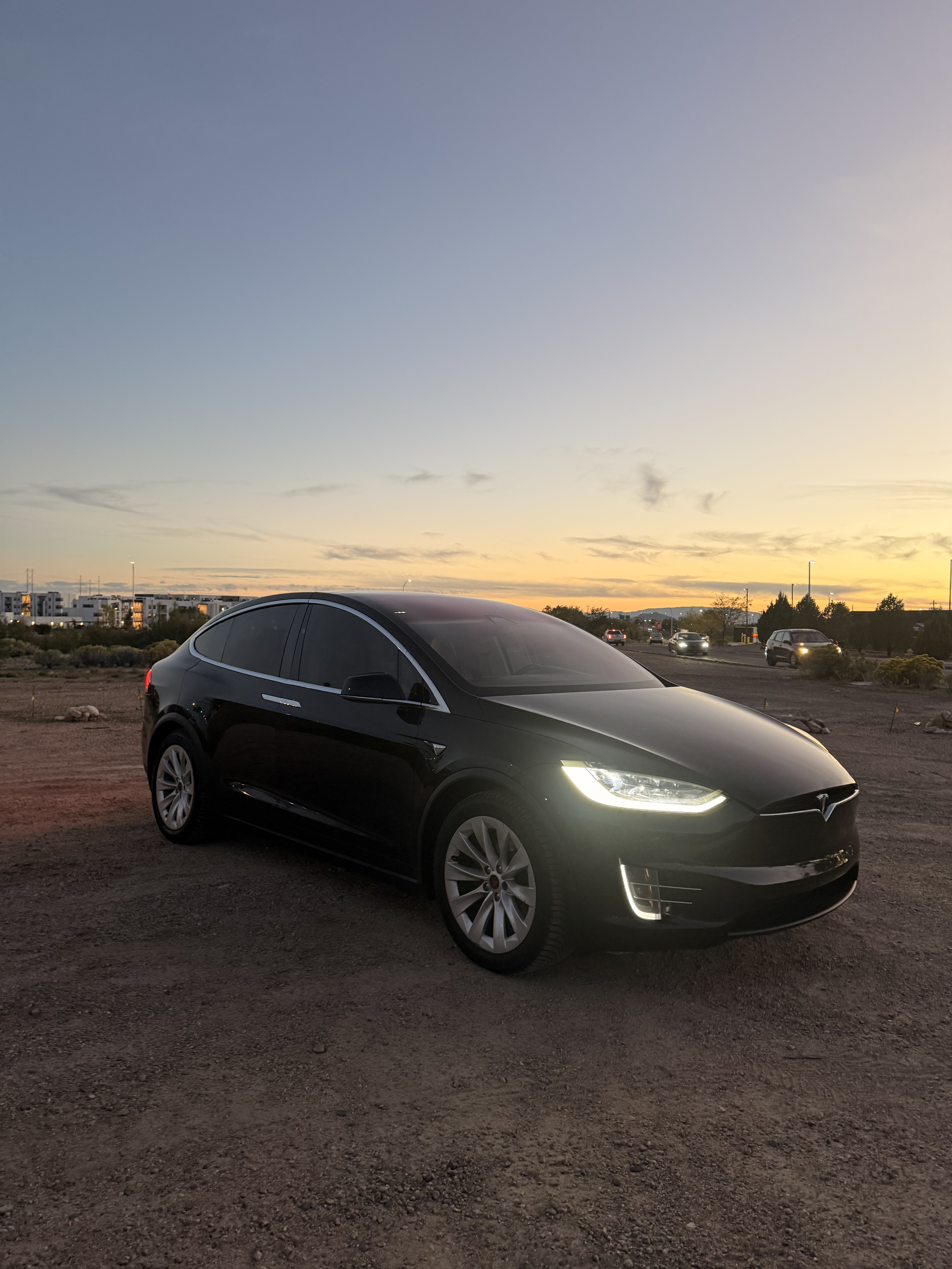 Used 2017 Tesla Model X 100D AWD/4WD image 1