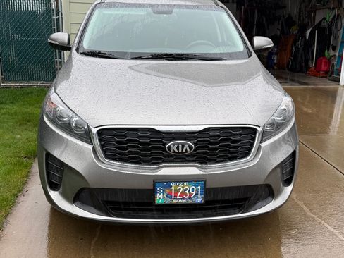 Used 2019 Kia Sorento LX image 11