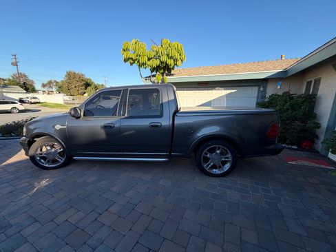 Used 2002 Ford F150 Harley-Davidson image 1