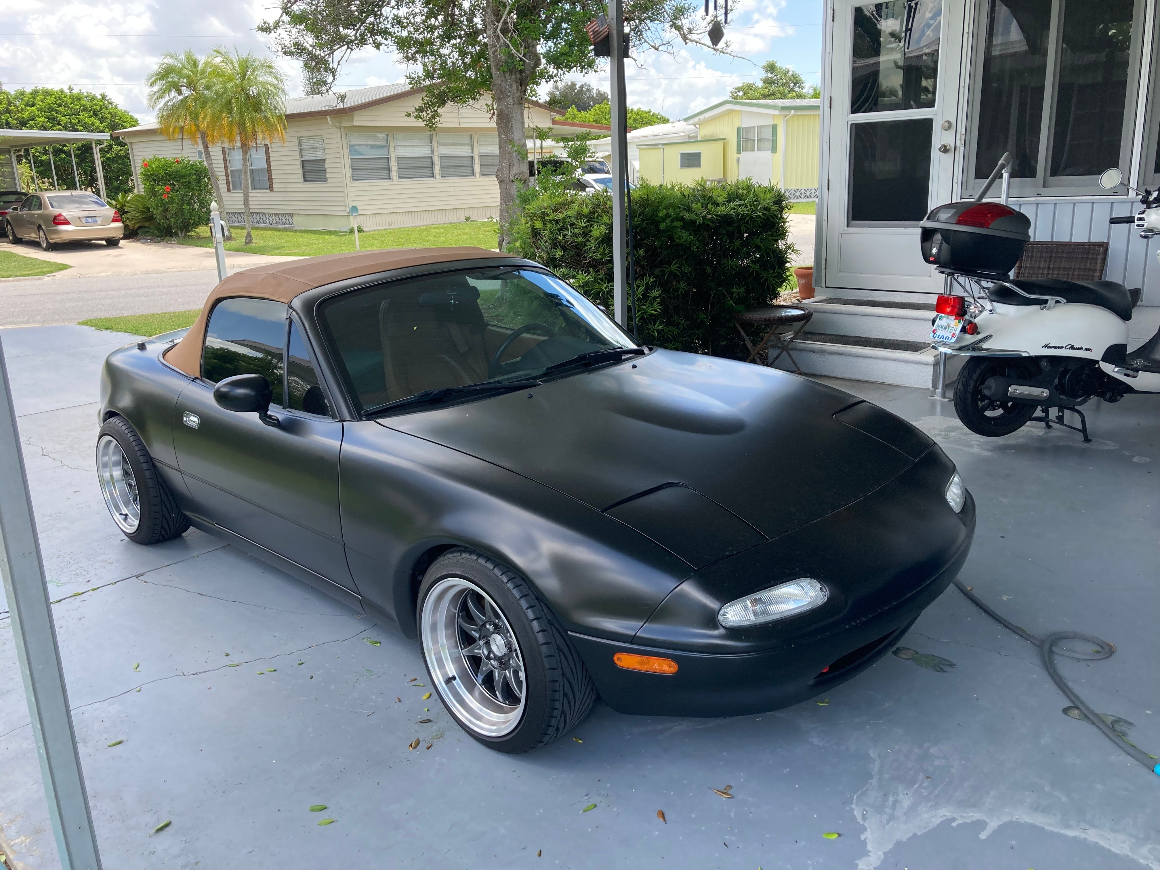Used 1992 MAZDA MX-5 Miata RWD image 1
