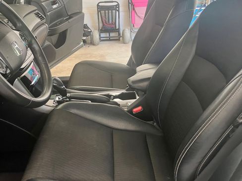 Used 2017 Honda Accord Sport image 13