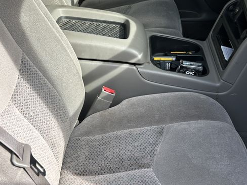 Used 2005 Chevrolet Avalanche Z66 w/ Sun And Sound Package image 4