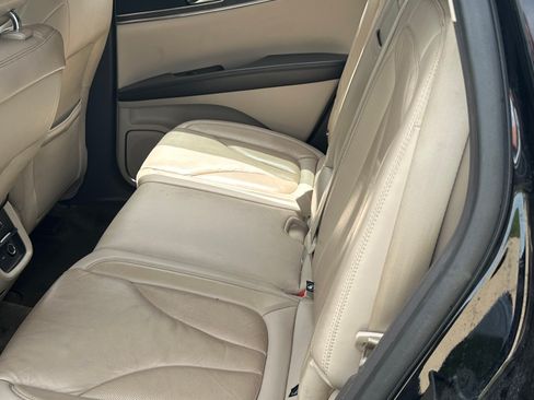 Used 2018 Lincoln MKX Select w/ Select Plus Package AWD/4WD image 13