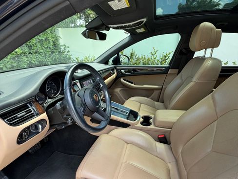 Used 2023 Porsche Macan AWD/4WD image 13