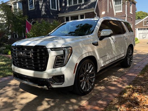 Used 2025 GMC Yukon Denali Ultimate AWD/4WD image 26