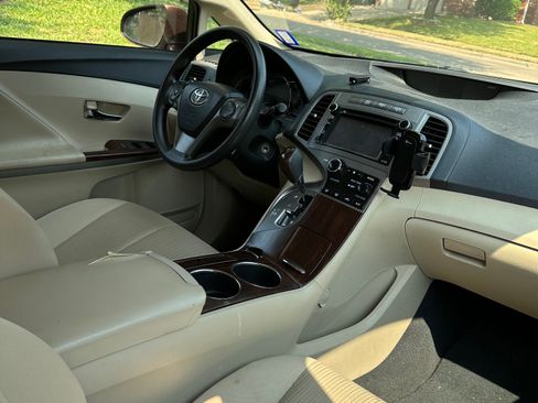 Used 2013 Toyota Venza LE image 9