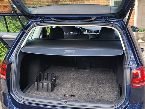 Used 2016 Volkswagen Golf S image 13