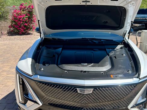 Used 2024 Cadillac Lyriq Luxury RWD image 14