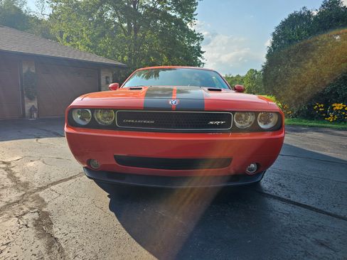 Used 2008 Dodge Challenger SRT8 RWD image 2