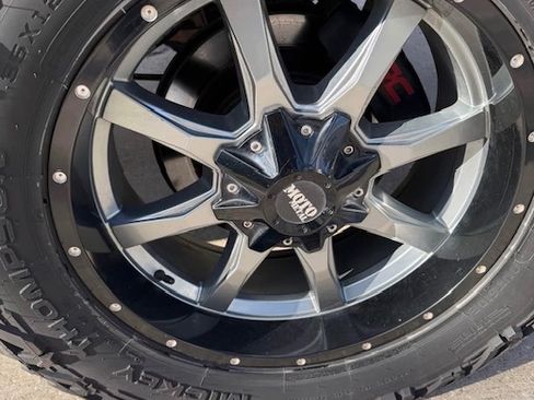 Used 2017 Ford F150 XLT image 6