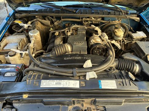 Used 2000 Chevrolet S10 Pickup 2WD Extended Cab image 10