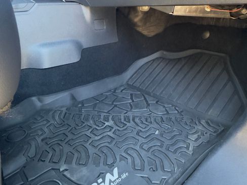 Used 2025 Ford Bronco Outer Banks AWD/4WD image 14