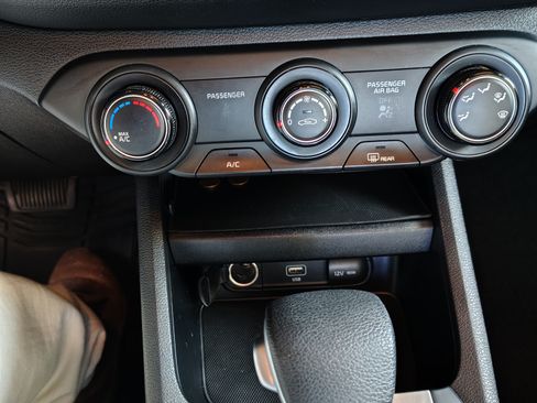 Used 2022 Kia Forte FE Sedan 4D image 15