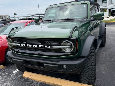 Used 2024 Ford Bronco Outer Banks w/ Sasquatch Package AWD/4WD image 4
