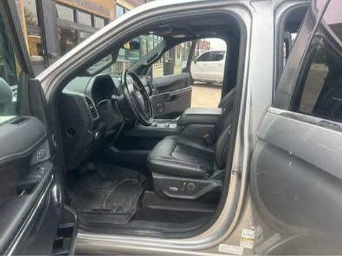 Used 2020 Ford Expedition Limited image 8