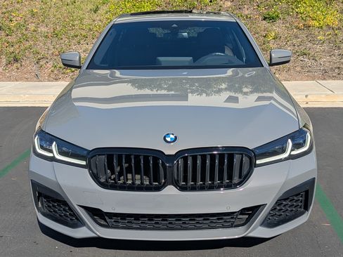 Used 2021 BMW M550i xDrive w/ Premium Package image 2