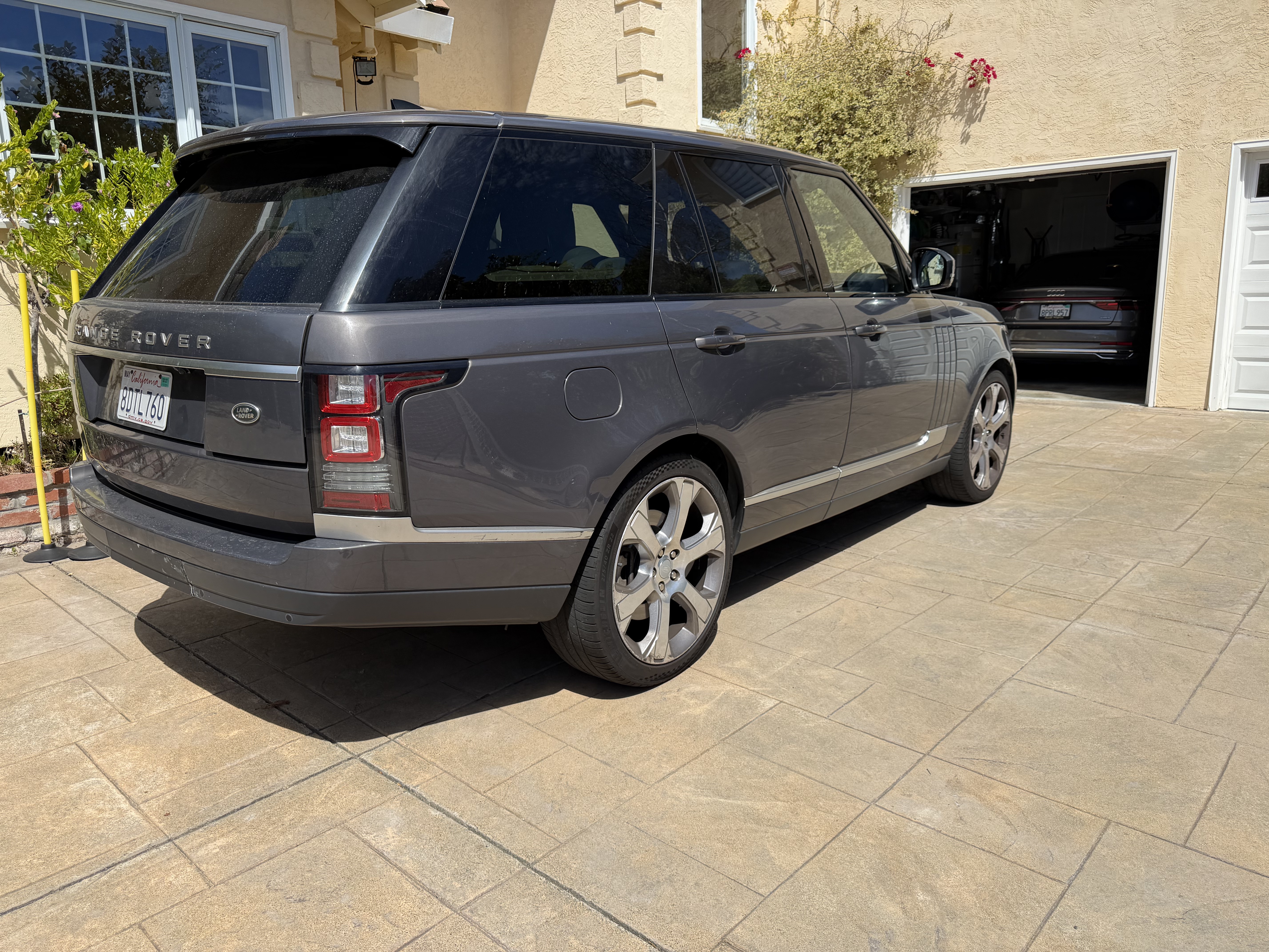 Used 2017 Land Rover Range Rover Supercharged AWD/4WD image 8