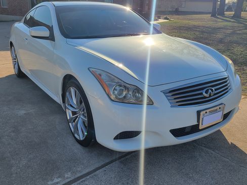 Used 2010 INFINITI G37 Journey w/ Premium Pkg image 4