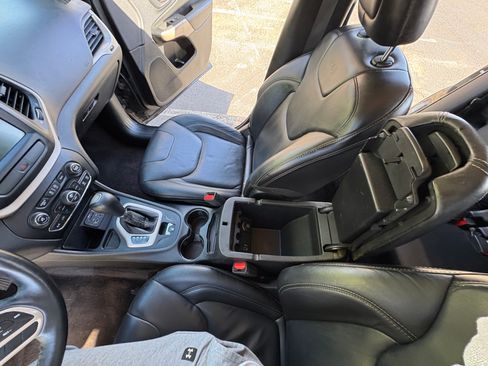 Used 2017 Jeep Cherokee High Altitude image 8