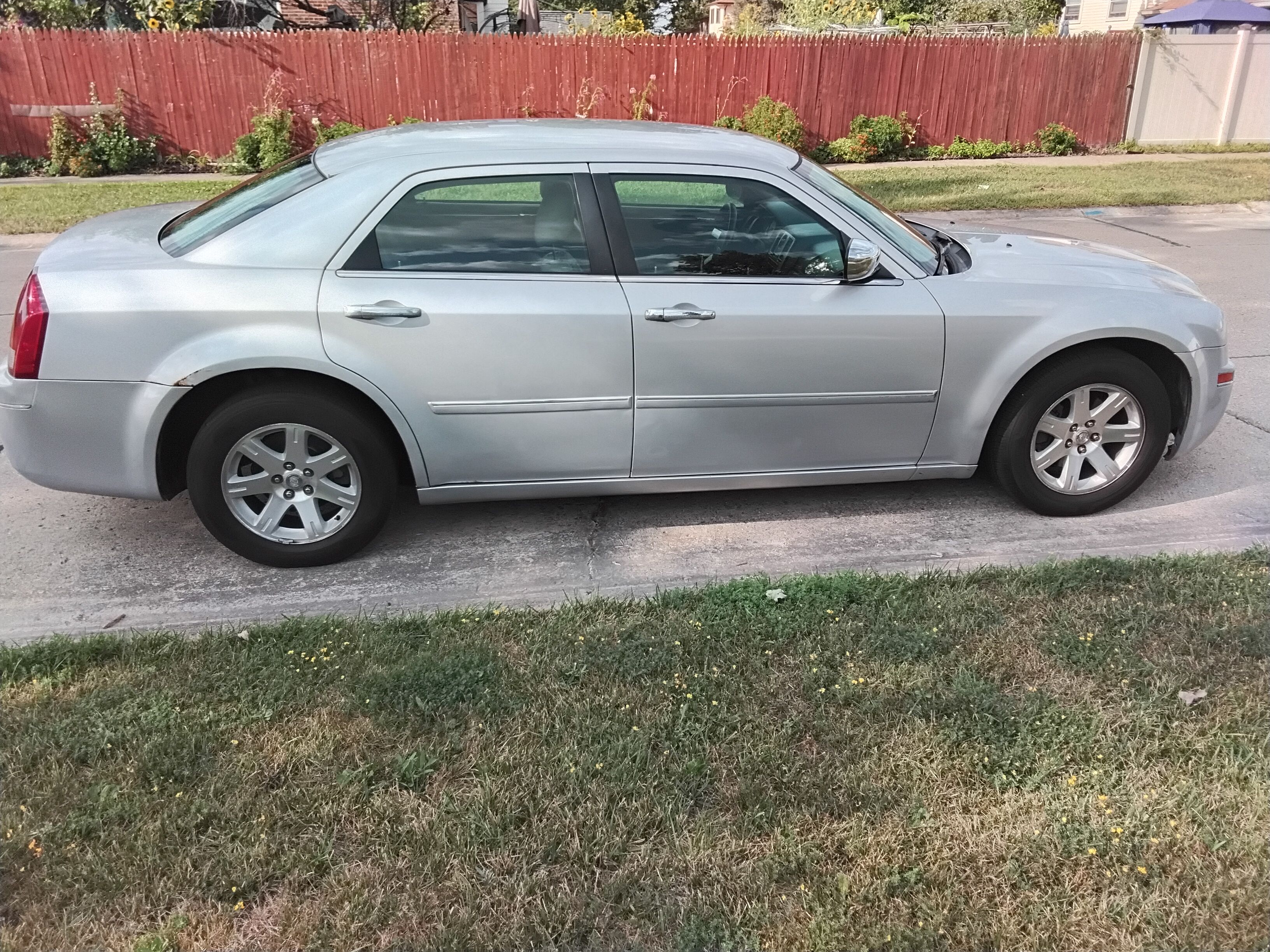 Used 2007 Chrysler 300 Touring w/ Protection Group RWD image 1