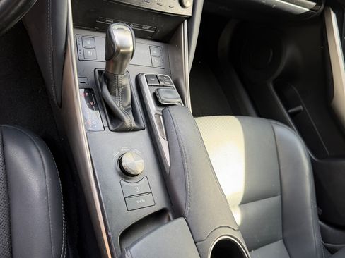 Used 2017 Lexus IS 200t F Sport image 12